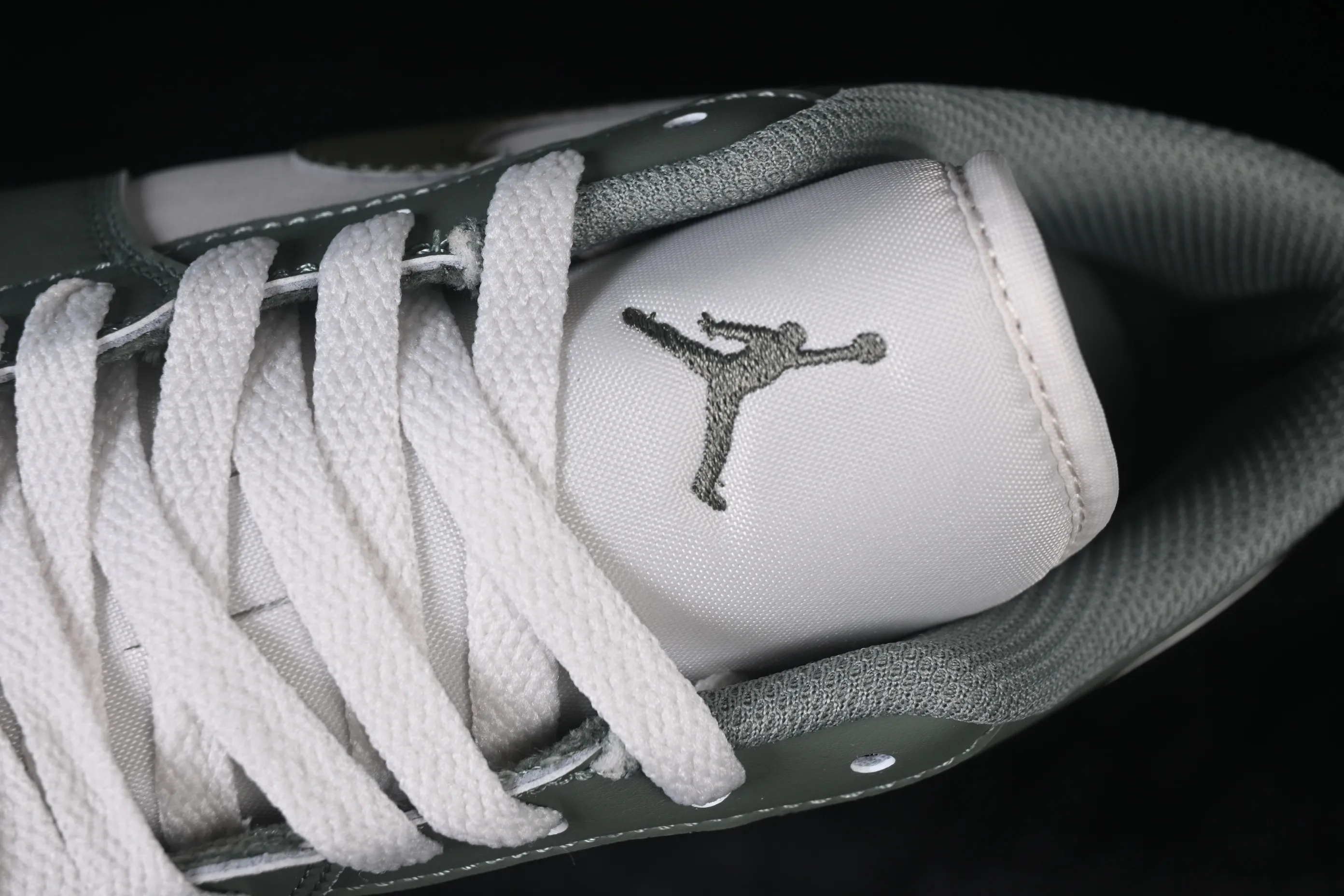 All categories Air Jordan Jordan series basketball shoes Air Jordan 1 Low Air Jordan 1 Low AJ1 Joe 1 meter white and green low state cultural casual sneakers 553558-300